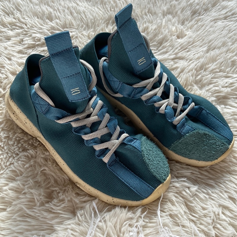 Clearweather Sneakers Men 5/Women 6.5 like new